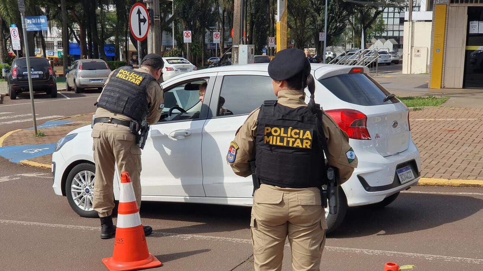 Ação promovida nesta terça (25) pela Secretaria Municipal da Mulher contou com apoio das Patrulhas Maria da Penha da Guarda Municipal e da Polícia Militar