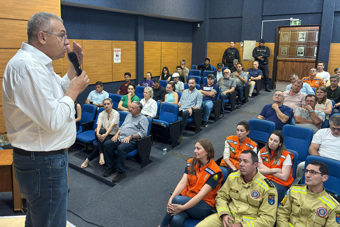Ato realizado na noite desta quarta (19) no Auditório Acary Oliveira foi prestigiado por autoridades e contou com a presença de lideranças comunitárias da cidade e do interior