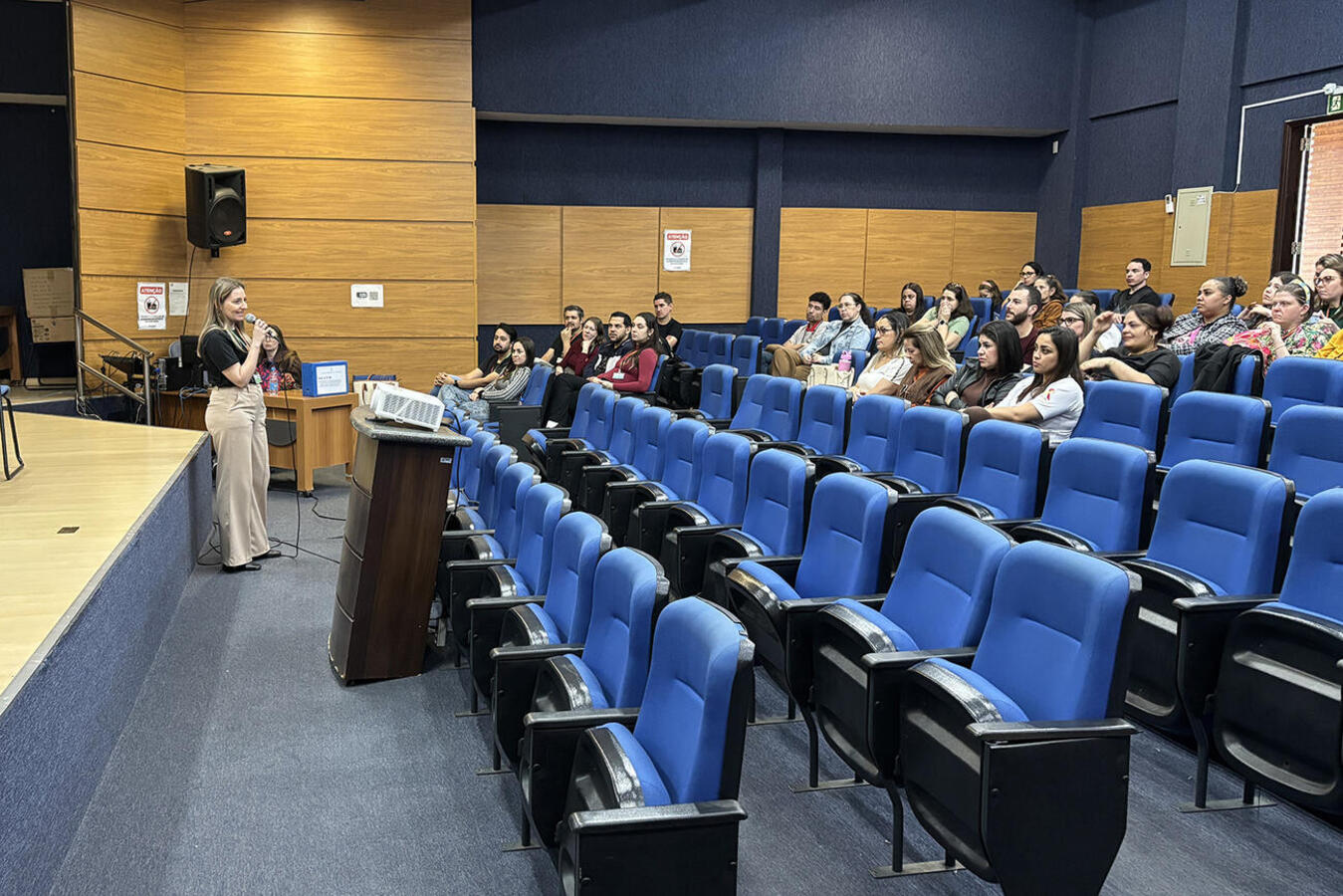 Servidores que trabalharão no pleito, marcado para o próximo dia 30, participaram de encontro realizado na tarde desta segunda-feira (24) no Auditório Acary OIiveira 