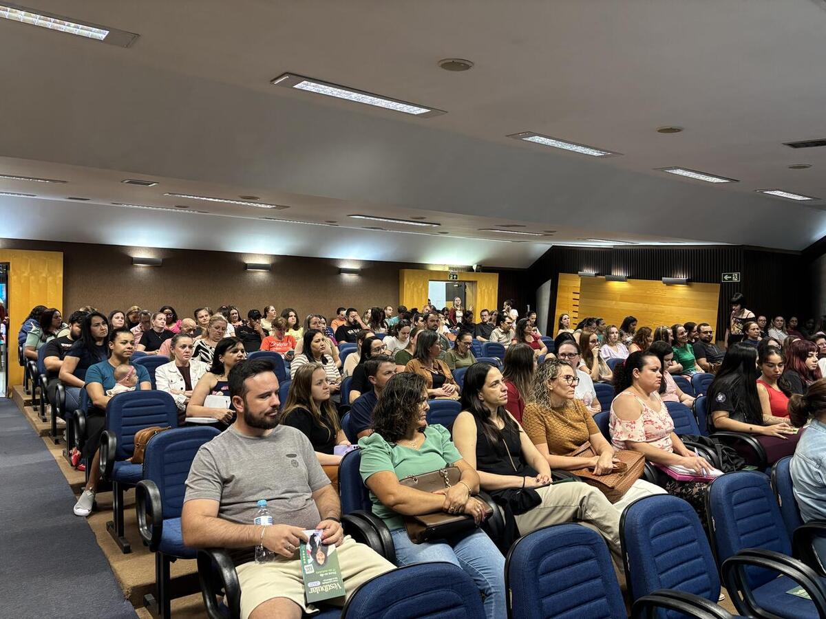 Programa da Secretaria da Educação realiza mais um encontro com o objetivo de abordar temas relevantes e promover uma maior interação entre família e escola