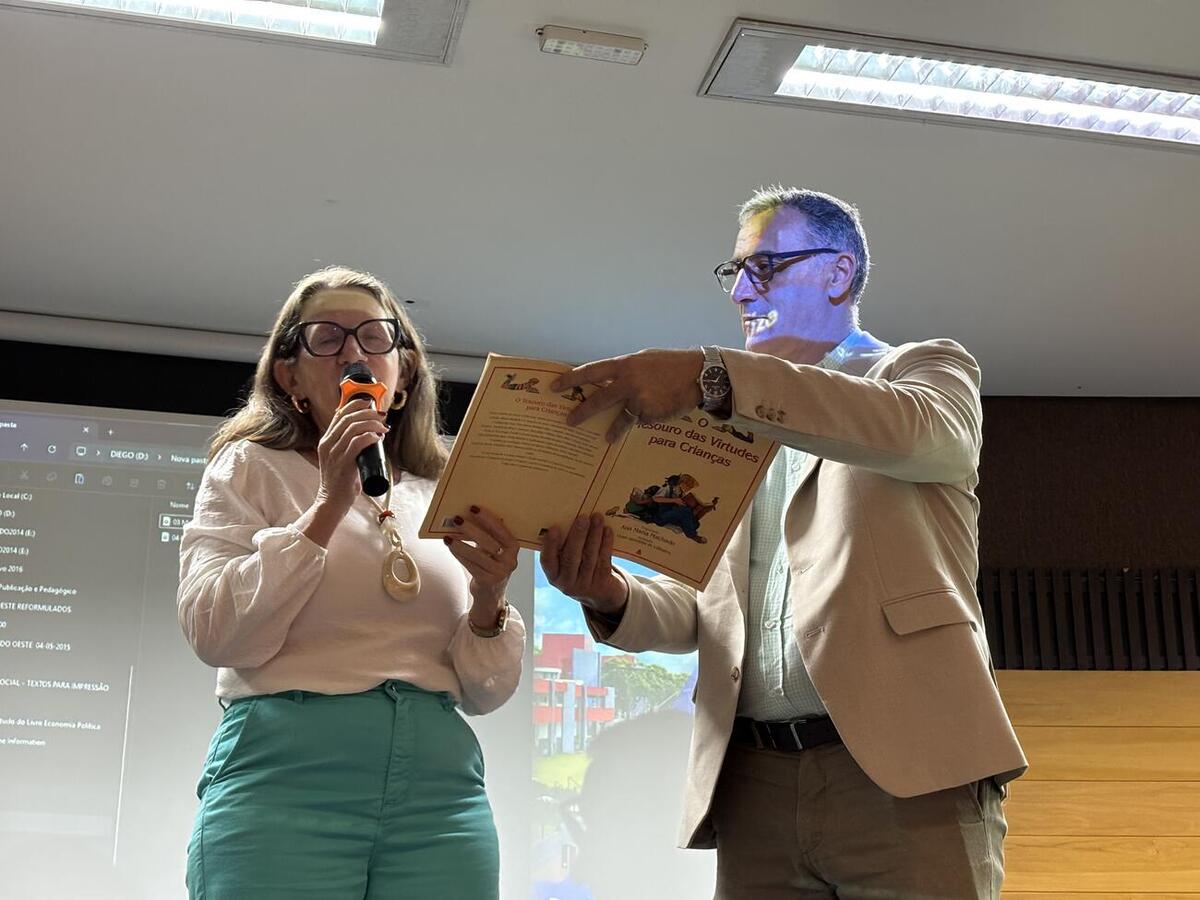 Programa da Secretaria da Educação realiza mais um encontro com o objetivo de abordar temas relevantes e promover uma maior interação entre família e escola