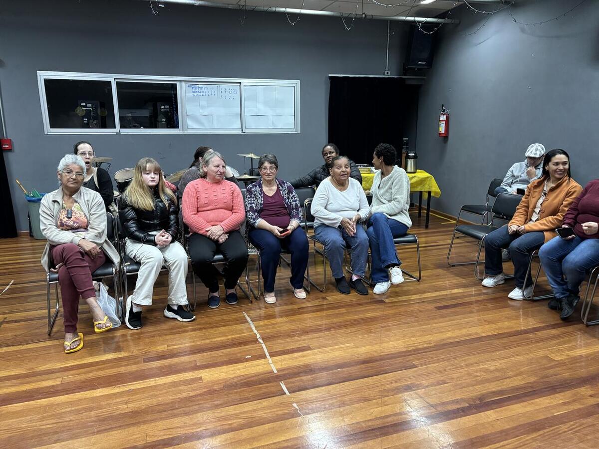 Participantes dos cursos de crochê e artesanato em vidros do CEU das Artes apresentaram seus trabalhos no encerramento do semestre