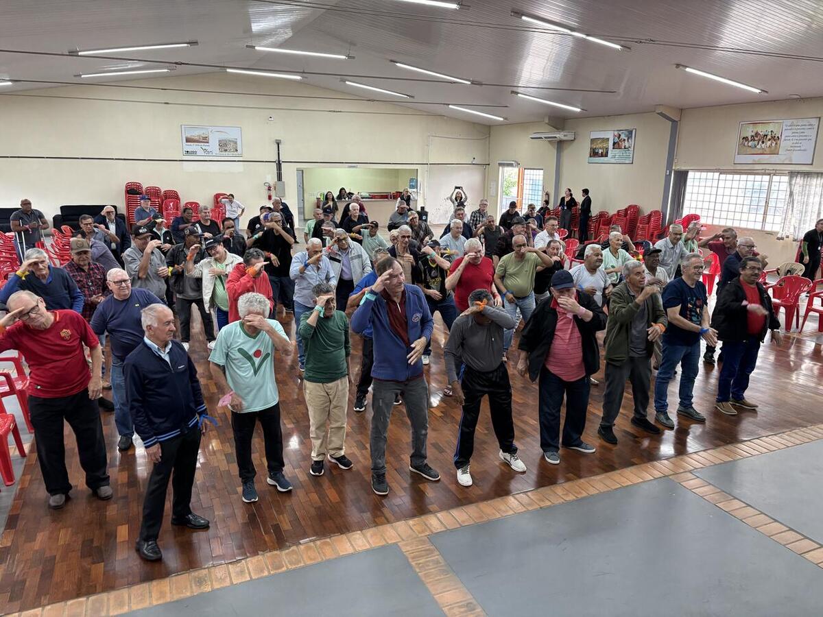 Atividade exclusiva para homens, realizada na manhã desta quarta-feira (5), contou com brincadeiras em equipe, homenagens, danças e café da manhã