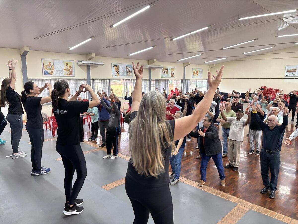 Atividade exclusiva para homens, realizada na manhã desta quarta-feira (5), contou com brincadeiras em equipe, homenagens, danças e café da manhã