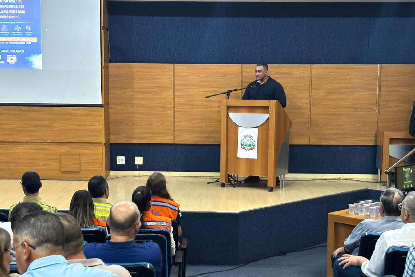 Ato realizado na noite desta quarta (19) no Auditório Acary Oliveira foi prestigiado por autoridades e contou com a presença de lideranças comunitárias da cidade e do interior