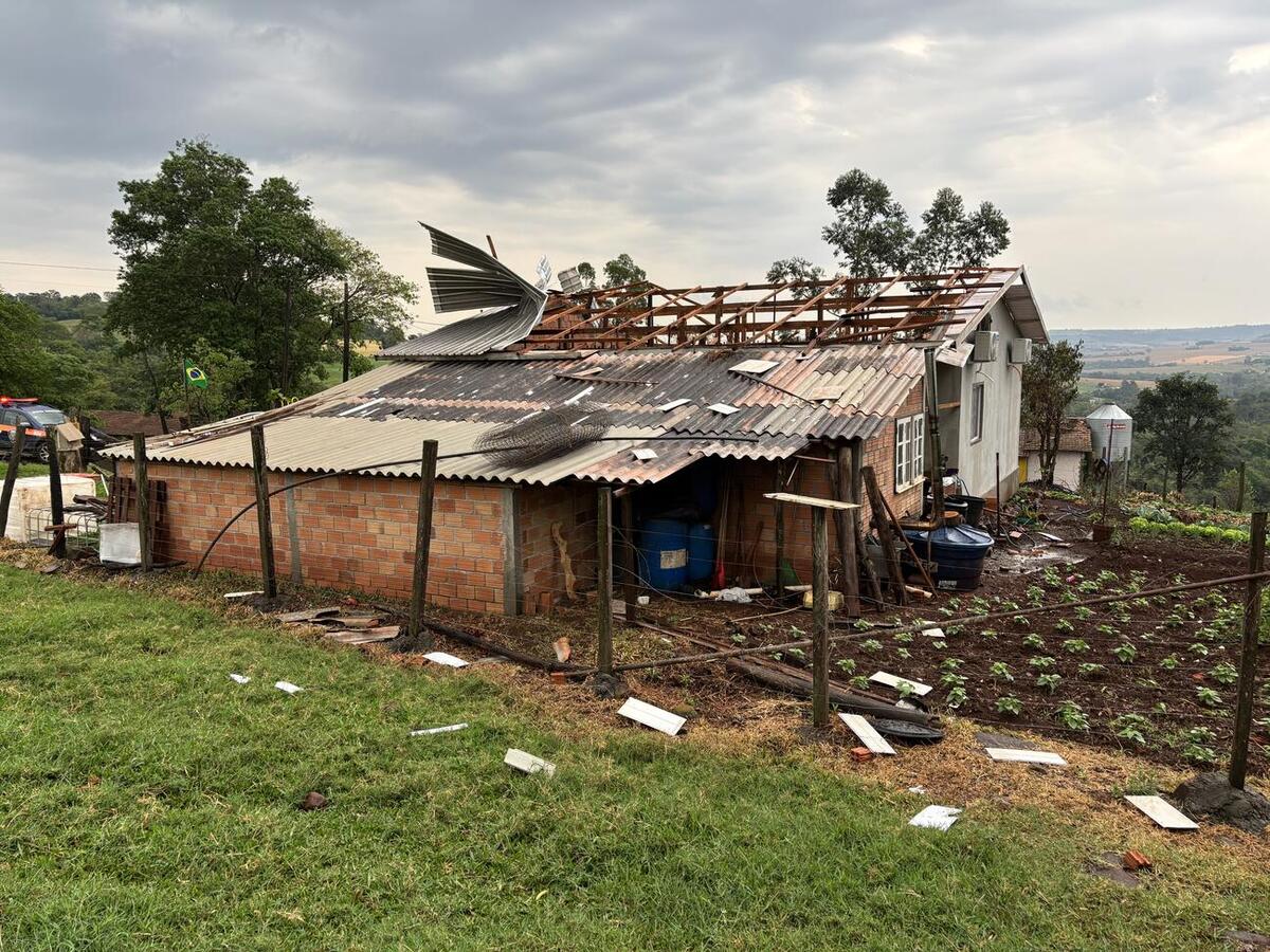 Ocorrências foram registradas na manhã de domingo (30), com maior dano em uma propriedade entre a Linha São Salvador e Cerro da Lola