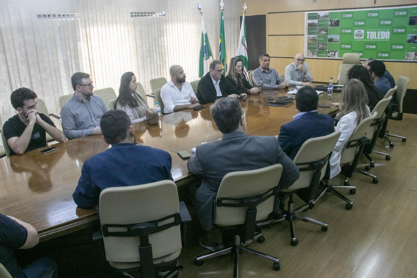Grupo reúne representantes do Poder Legislativo, Executivo e entidades empresariais de Concórdia para conhecer experiências desenvolvidas pelo município de Toledo na acolhida e integração de imigrantes