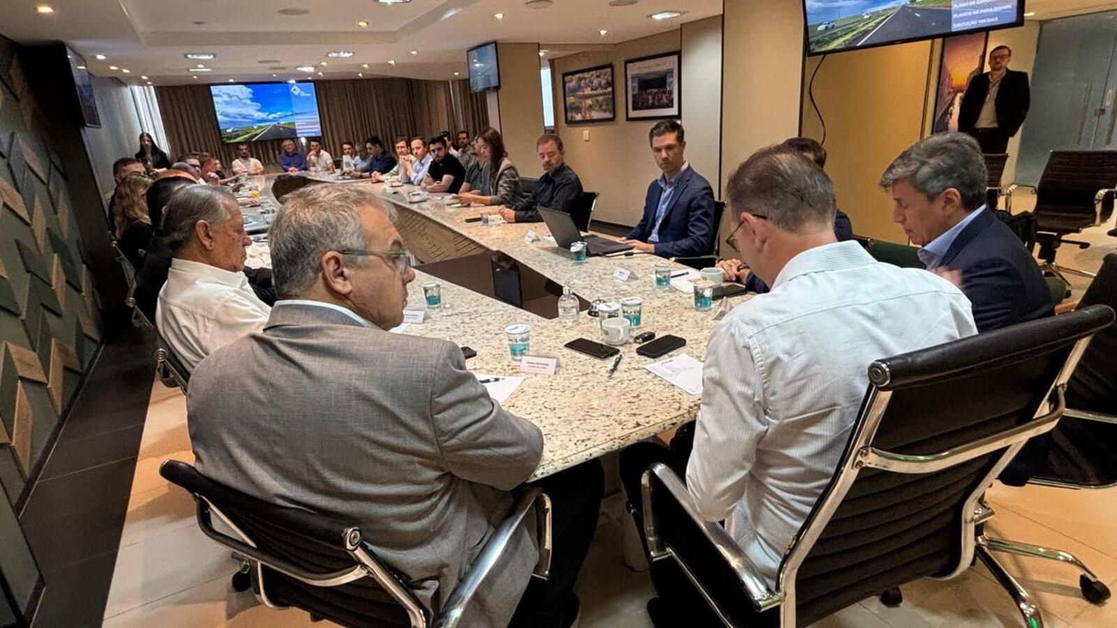 Concessionária que administra o pedágio na BR-163 apresentou na Acit plano de investimentos para os próximos anos e ouviu reivindicações do município e do setor produtivo
