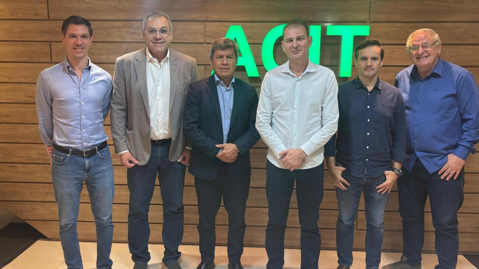 Concessionária que administra o pedágio na BR-163 apresentou na Acit plano de investimentos para os próximos anos e ouviu reivindicações do município e do setor produtivo
