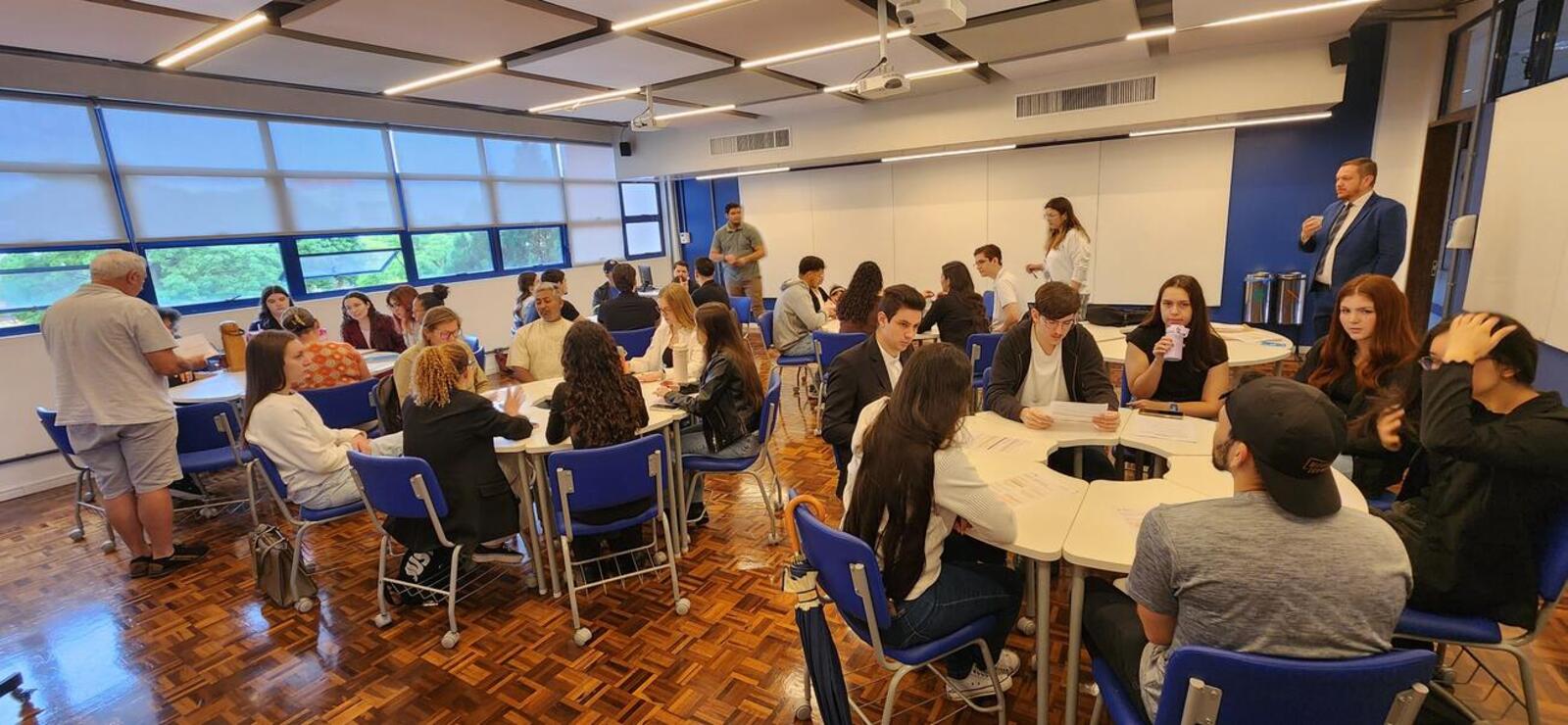 Atendimento realizado no campus Toledo da PUCPR abordou regimes de bens, alteração de sobrenome e procedimentos cartorários