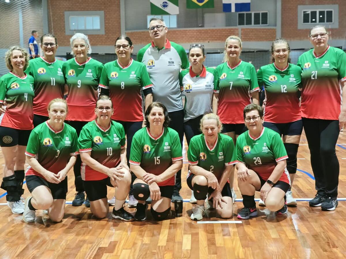 Equipes 60+ de Toledo disputaram a etapa final da competição que reuniu cerca de 500 atletas de 15 municípios