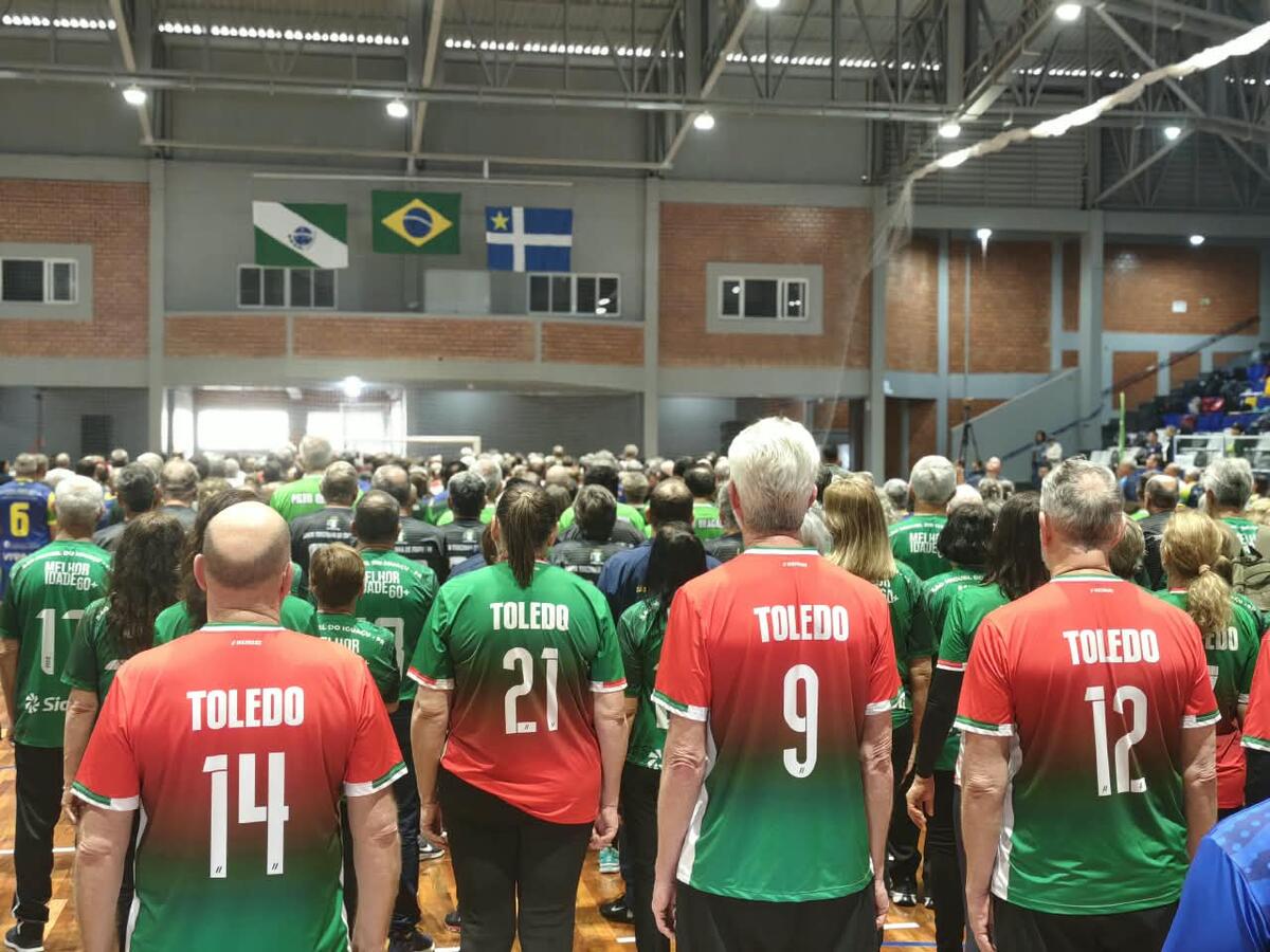 Equipes 60+ de Toledo disputaram a etapa final da competição que reuniu cerca de 500 atletas de 15 municípios