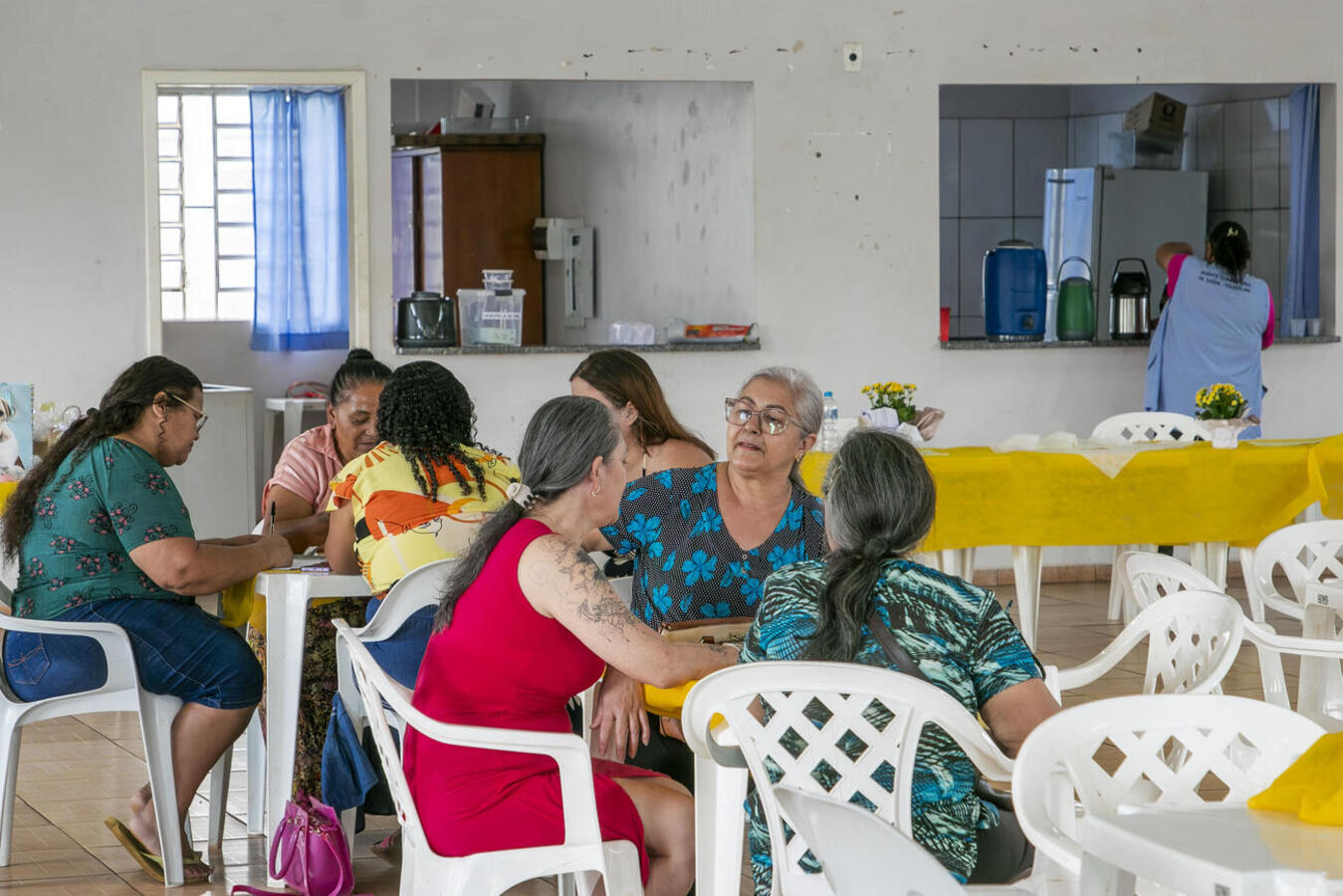 Atividade, nesta segunda-feira (21), reuniu mulheres do entorno da unidade para orientações de saúde e atendimentos gratuitos de beleza e bem-estar