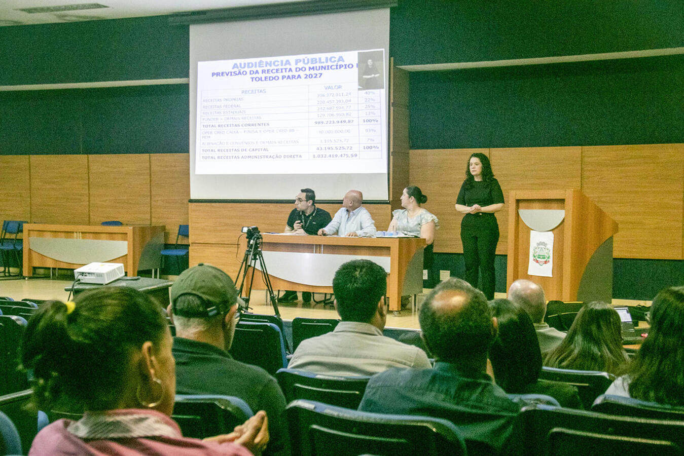 Ações prioritárias do governo municipal foram apresentadas em audiência pública na manhã desta sexta (25), ocasião em que a comunidade pôde sugerir indicações