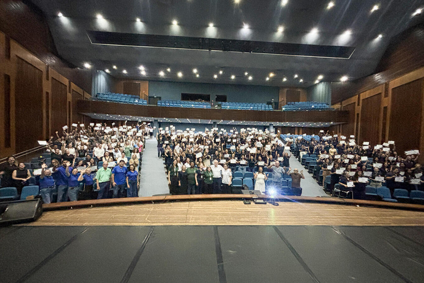 Solenidade no Teatro Municipal na tarde desta terça (29) reuniu 396 ACS e ACE de 16 municípios que concluíram curso técnico oferecido pelo Ministério da Saúde