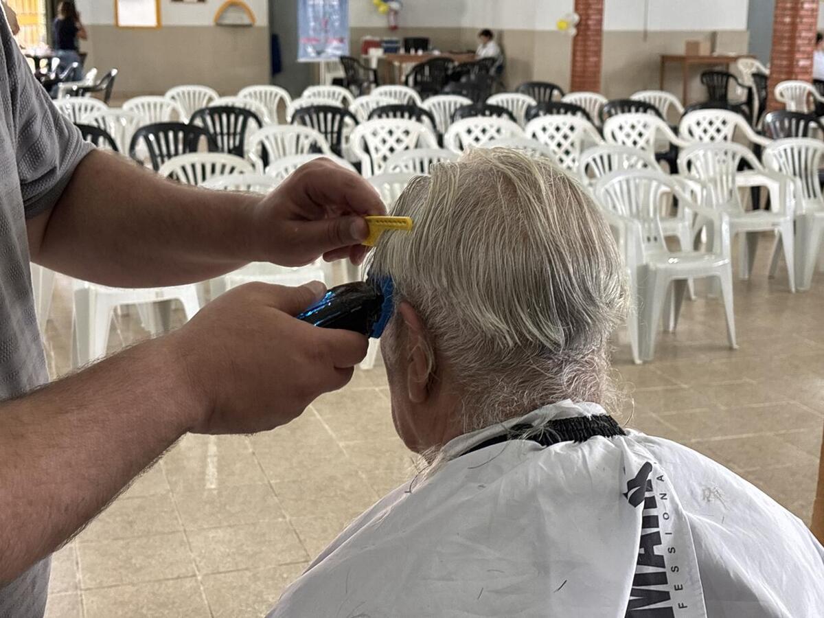 Atividade reuniu serviços gratuitos e orientações de prevenção em parceria entre as unidades básicas de saúde do Jardim Maracanã e da Vila Paulista