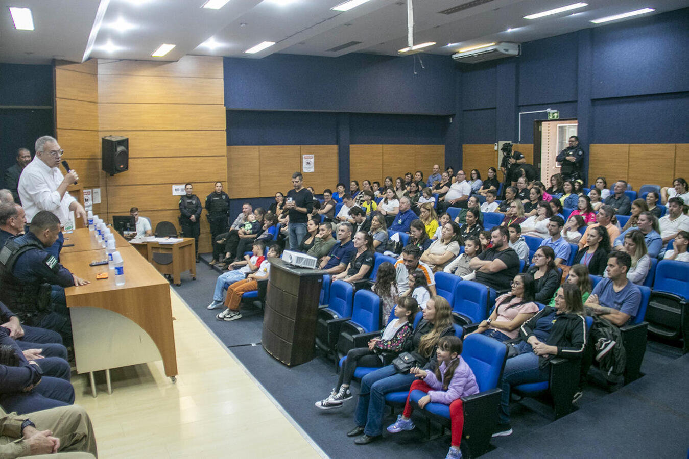 Reconhecimento a 39 alunos do 4º ano de 36 escolas municipais de Toledo ocorreu na manhã desta segunda-feira (21) em solenidade realizada no Auditório Acary Oliveira