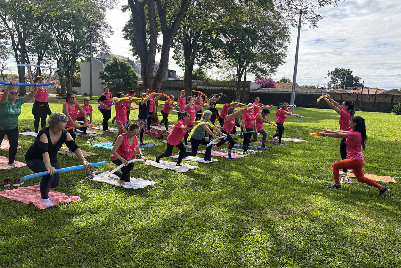 Atividades nesta quarta e quinta (23 a 24) reuniram alunos no Parque Frei Alceu, com momentos de integração e compartilhamento de frutas, sucos e chás gelados