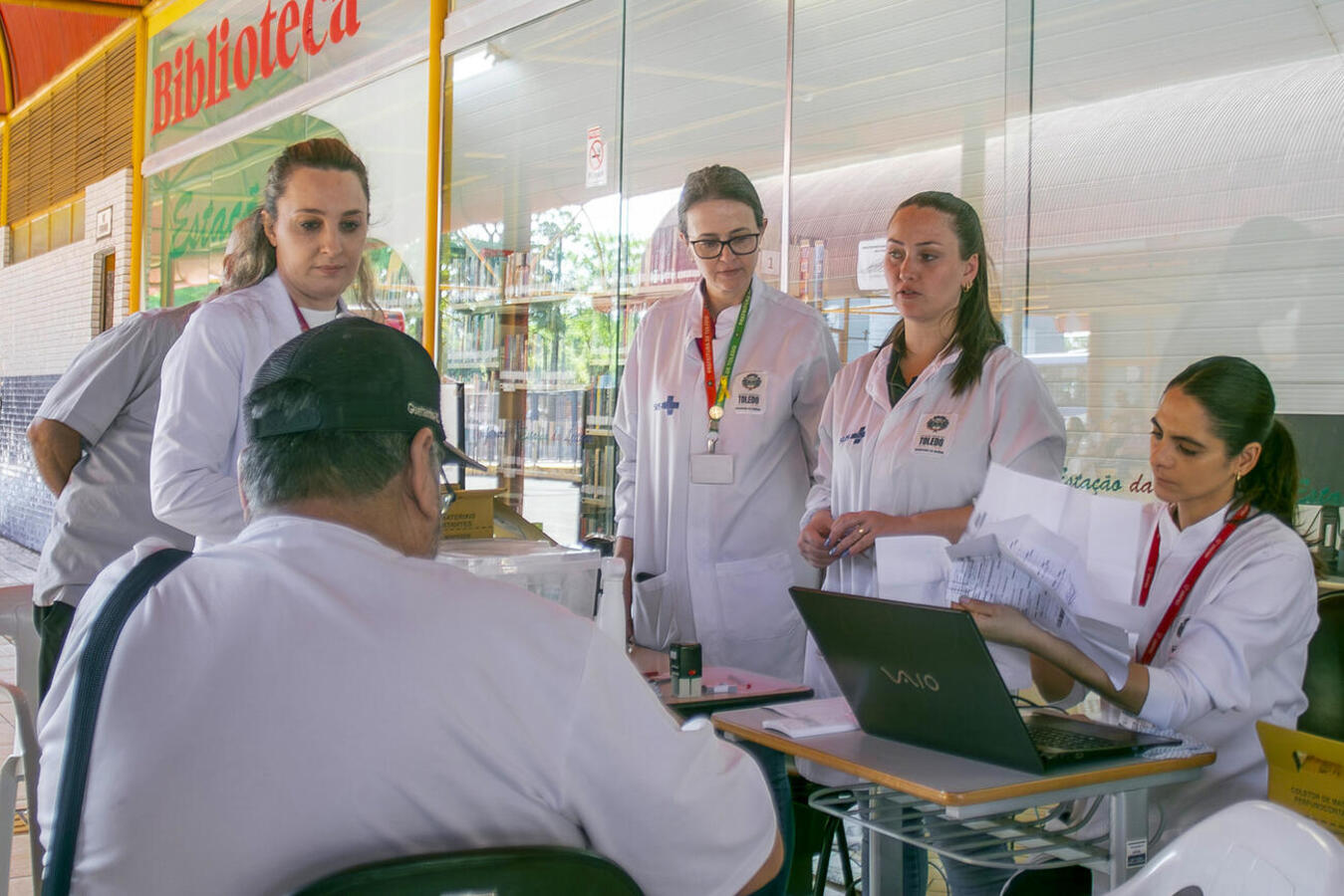 EAP do Centro de Saúde aplicou, nesta segunda (29), 56 doses de imunizantes do calendário adulto; equipe também fez estratificação funcional de 77 idosos