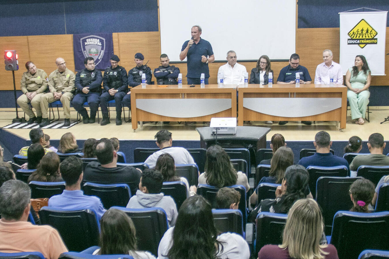 Reconhecimento a 39 alunos do 4º ano de 36 escolas municipais de Toledo ocorreu na manhã desta segunda-feira (21) em solenidade realizada no Auditório Acary Oliveira