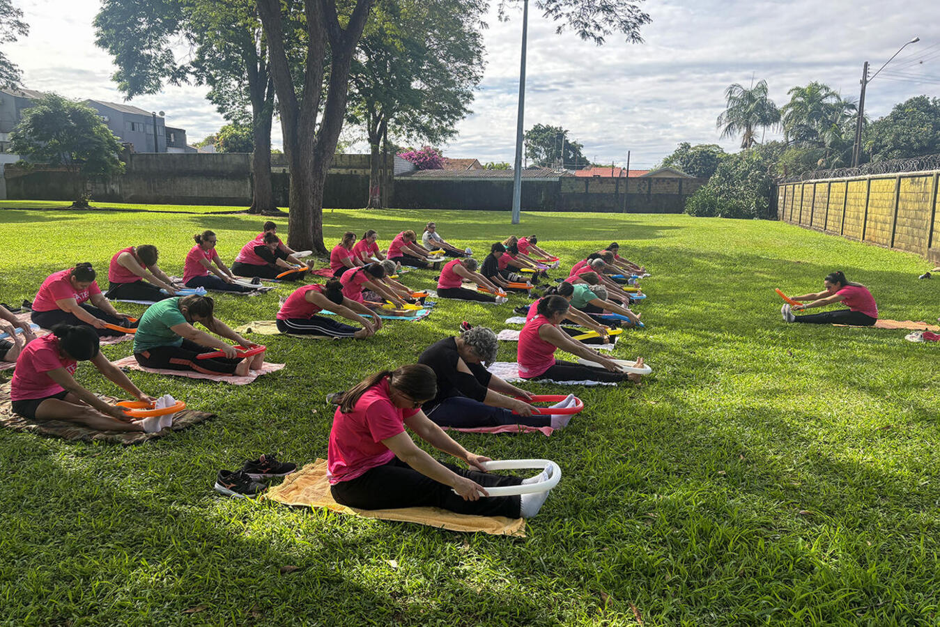 Atividades nesta quarta e quinta (23 a 24) reuniram alunos no Parque Frei Alceu, com momentos de integração e compartilhamento de frutas, sucos e chás gelados
