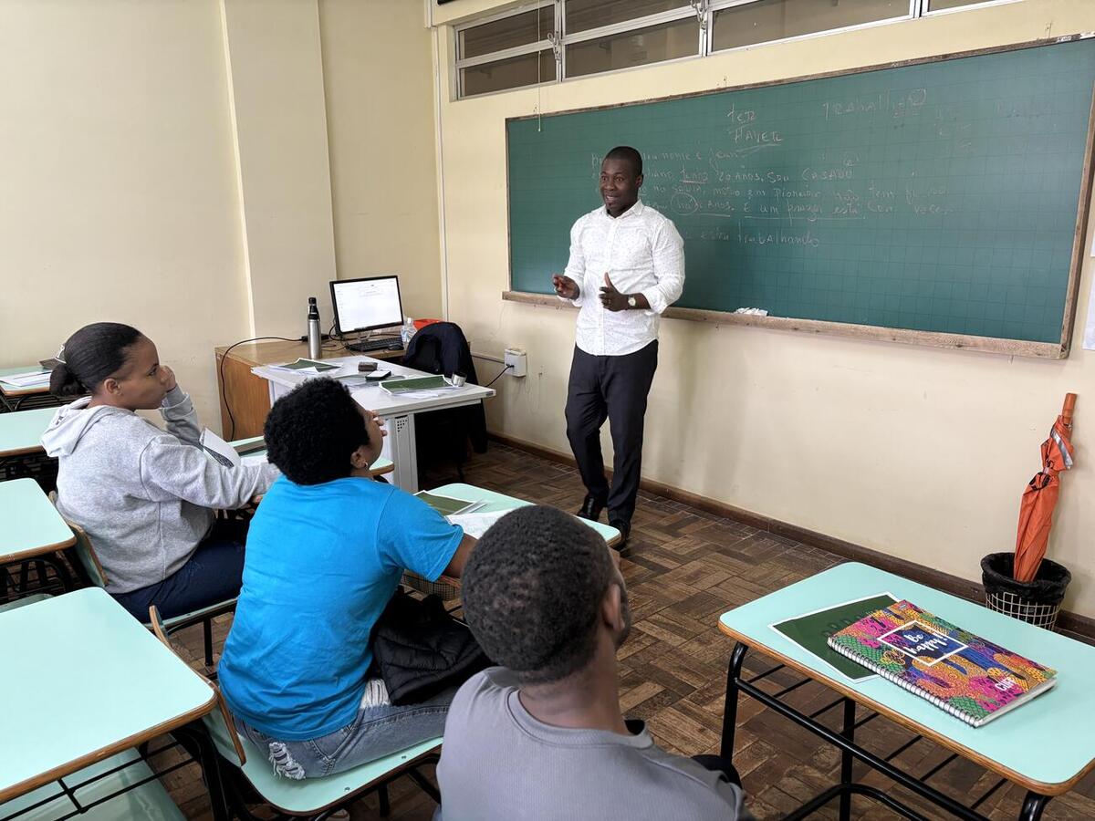 Iniciadas no último fim de semana, formações da SDHS de português para imigrantes e crioulo haitiano para servidores têm carga horária de 40 horas, cada
