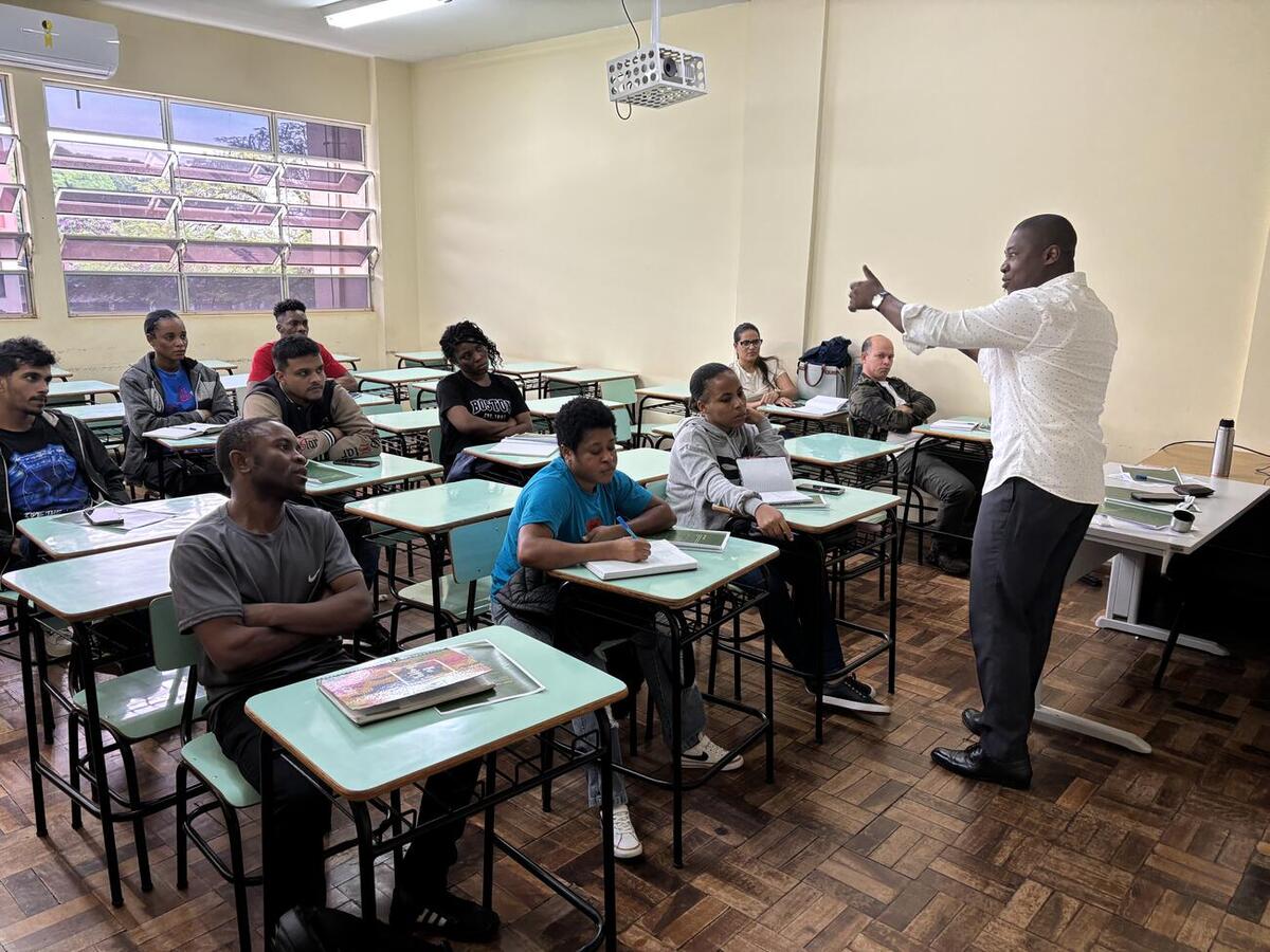 Iniciadas no último fim de semana, formações da SDHS de português para imigrantes e crioulo haitiano para servidores têm carga horária de 40 horas, cada