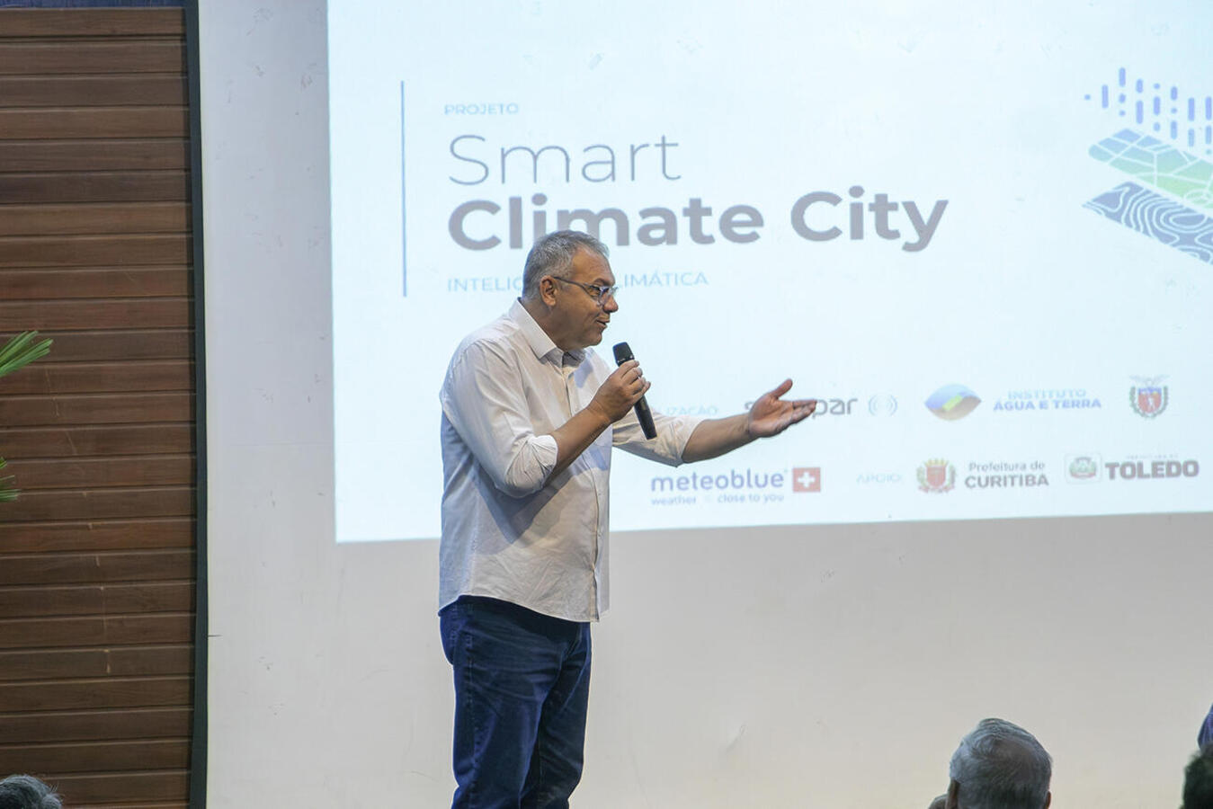 Lançamento local de projeto de inteligência climática do Simepar em parceria com empresa suíça ocorreu na manhã desta sexta (4) no auditório do Ismael Sperafico