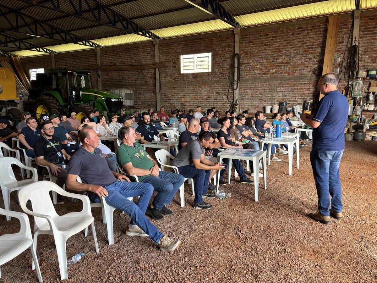 Encontro reuniu produtores em Bom Princípio com palestras sobre crédito, manejo e soluções para problemas com energia elétrica