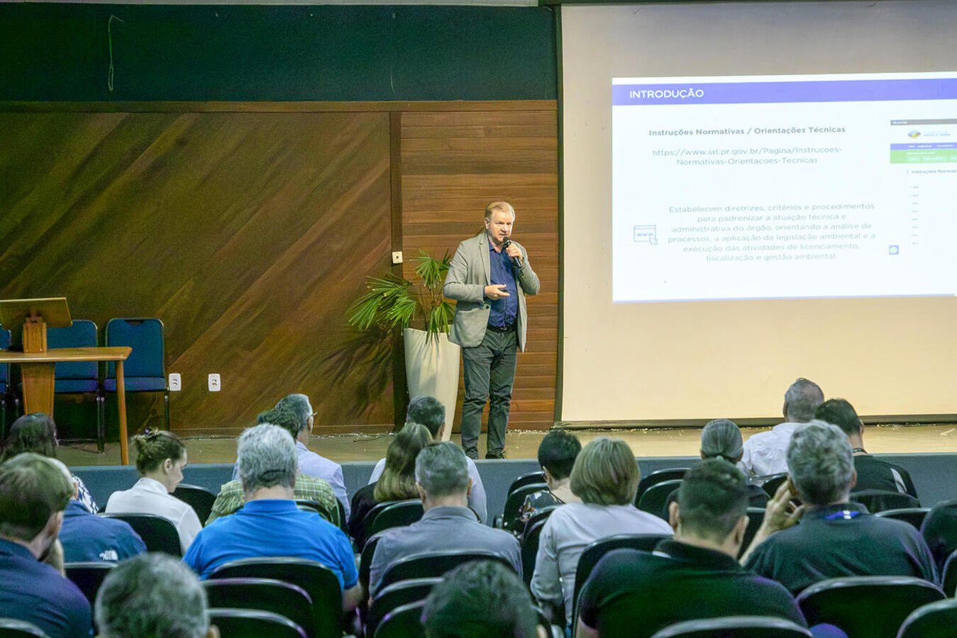 Lançamento local de projeto de inteligência climática do Simepar em parceria com empresa suíça ocorreu na manhã desta sexta (4) no auditório do Ismael Sperafico
