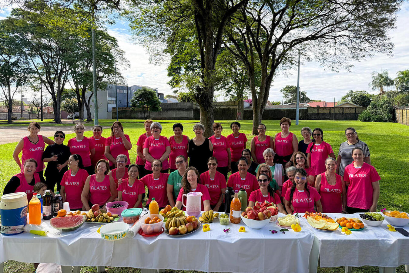 Atividades nesta quarta e quinta (23 a 24) reuniram alunos no Parque Frei Alceu, com momentos de integração e compartilhamento de frutas, sucos e chás gelados
