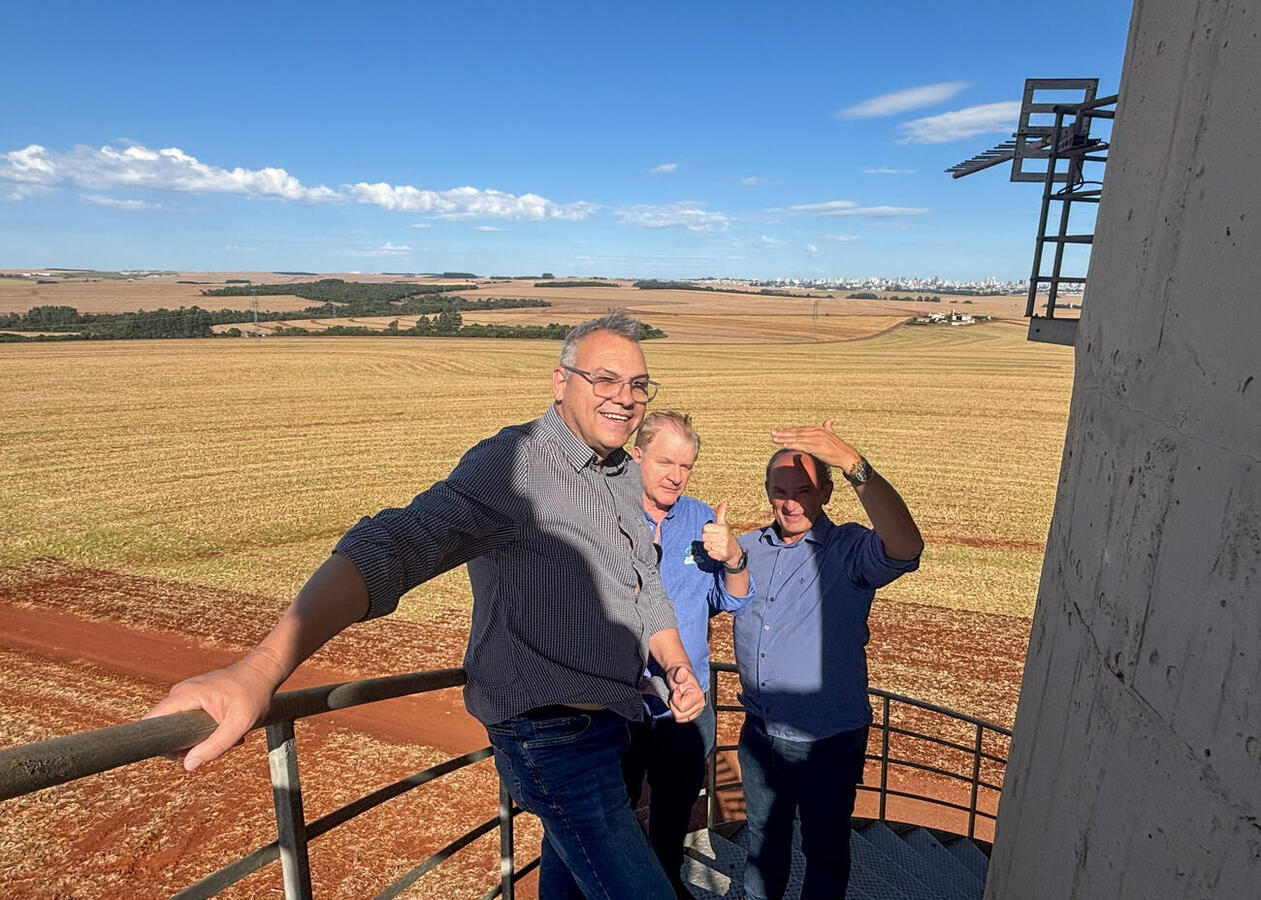 Prefeito Mario Costenaro e vice Lucio De Marchi estiveram em Cascavel, na tarde desta quinta (3), antes de evento sobre cidades inteligentes e clima