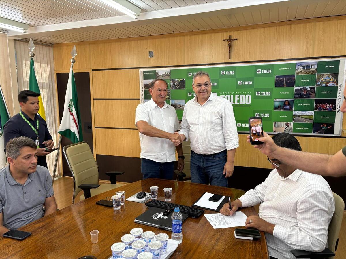 Transmissão ocorreu conforme o que prevê a Lei Orgânica do Município, com comunicado à Câmara Municipal de Vereadores