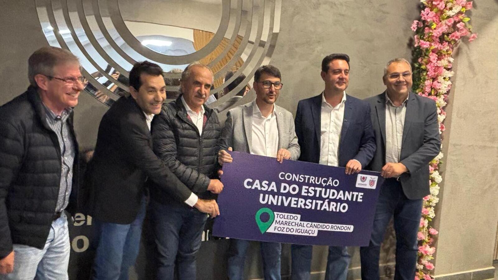 Prefeito Mario Costenaro participou da solenidade de assinatura da ordem de serviço para a construção da unidade da Unioeste
