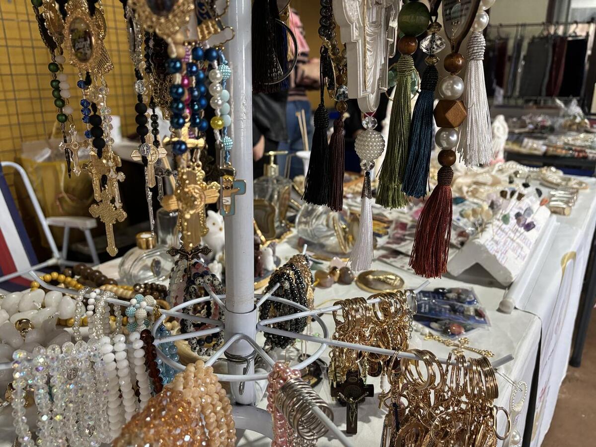 Evento promovido pela Secretaria da Mulher contou com atividades recreativas, apresentações culturais, feira de artesanato e arrecadação de alimentos