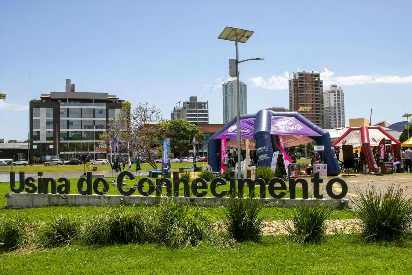 Iniciada na terça (6), programação do 2º Conecta Educação, Ciência e Inovação de Toledo atraiu cerca de 500 alunos da rede pública e privada no 3º dia de atividades