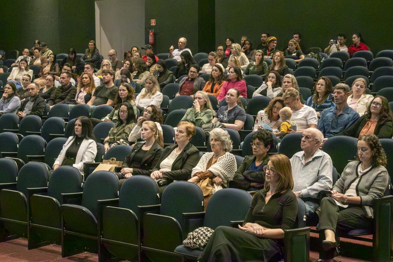Evento teve abertura nesta terça-feira (6), na Unioeste, e segue com oficinas, minicursos, apresentações e outras atividades