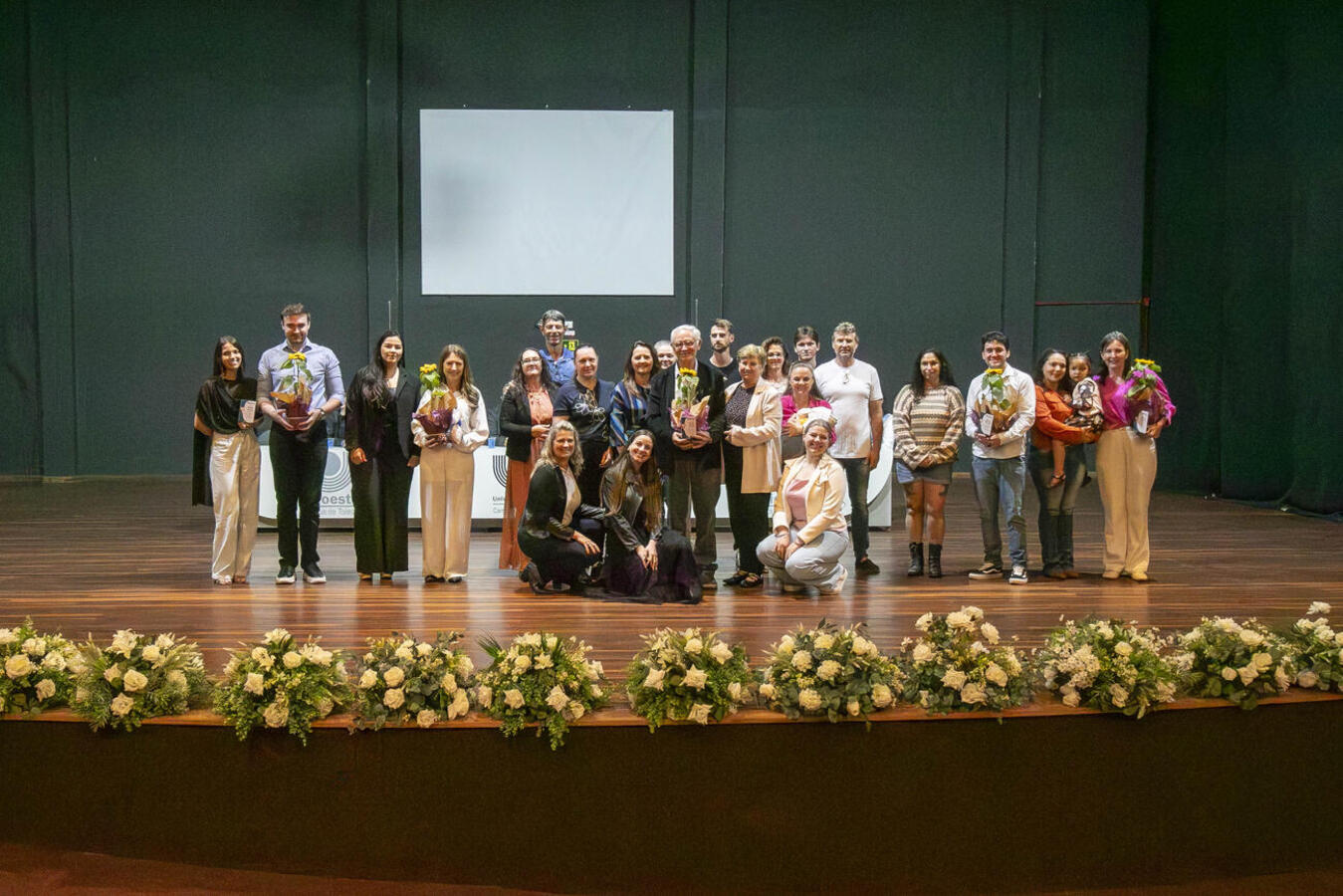 Evento teve abertura nesta terça-feira (6), na Unioeste, e segue com oficinas, minicursos, apresentações e outras atividades