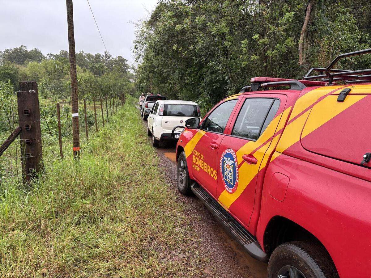 Corpo de Bombeiros vistoriou a área e constatou dificuldades de acesso às propriedades; cerca de 16 pessoas permanecem nas residências