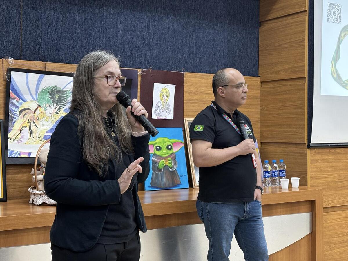 Atividade reuniu palestra, roda de conversa e contação de histórias para abordar o acolhimento e o respeito às diferenças