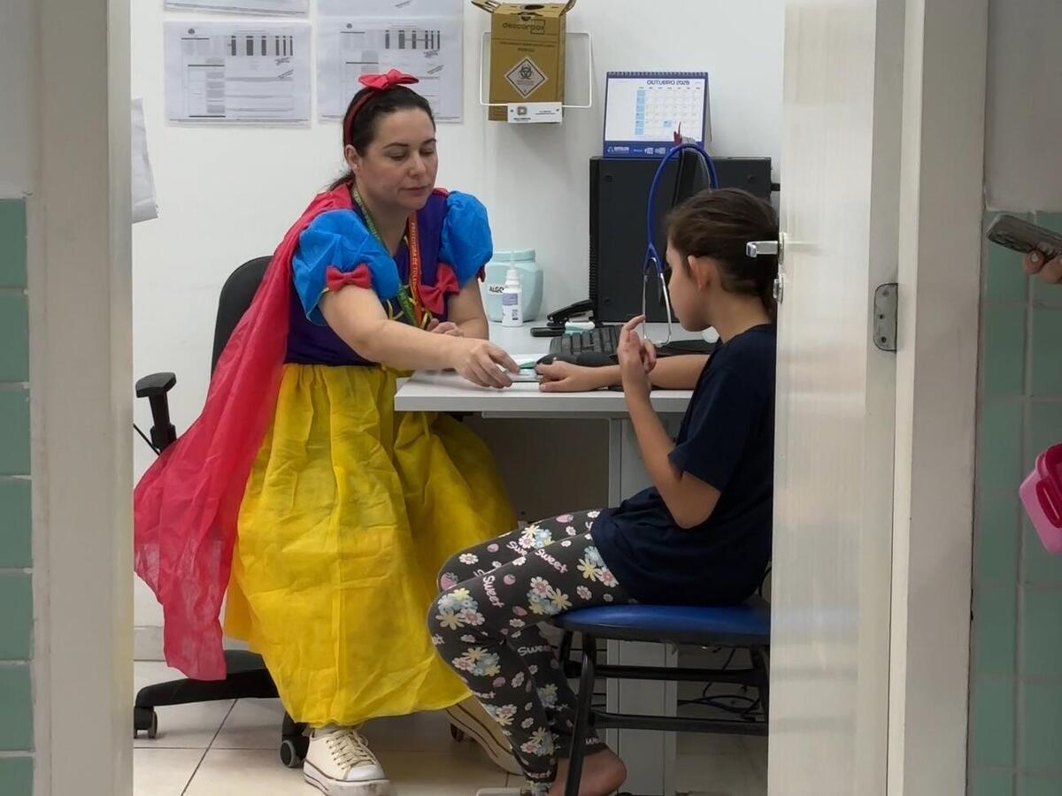 Ação atendeu crianças de 2 a 12 anos nesta quinta-feira (15), com avaliações médicas, orientações de saúde, conferência de vacinas e brincadeiras