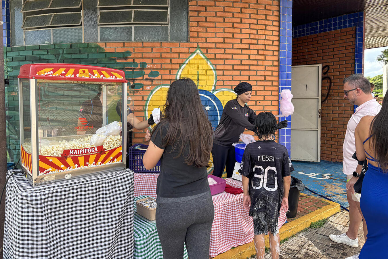 Preparada pela Smel, abertura de programação alusiva à data teve, na tarde do último sábado (3), pipoca, algodão doce e vários brinquedos para a criançada curtir