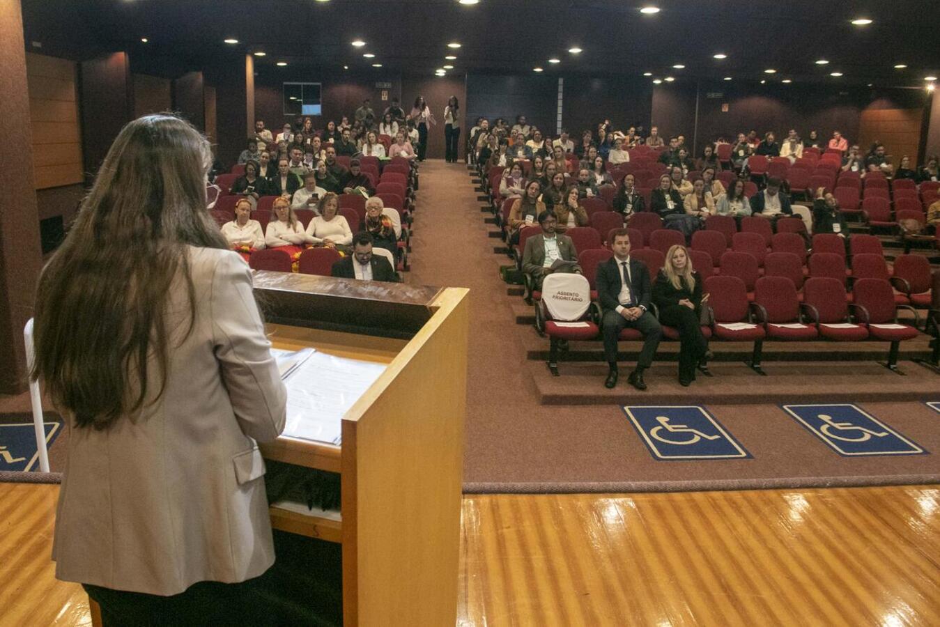 Encontro promovido pela Secretaria da Saúde aborda atendimento humanizado, cuidados paliativos e troca de experiências entre serviços da região
