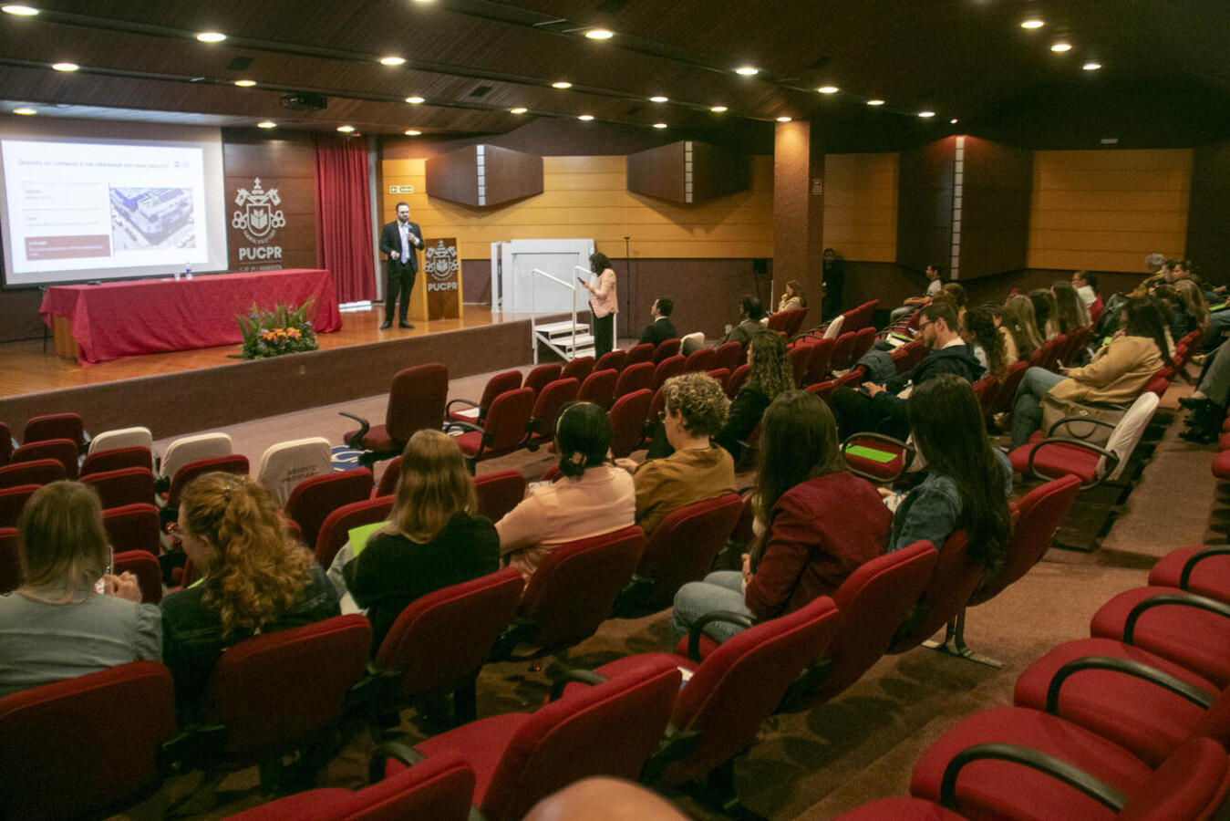 Encontro promovido pela Secretaria da Saúde aborda atendimento humanizado, cuidados paliativos e troca de experiências entre serviços da região