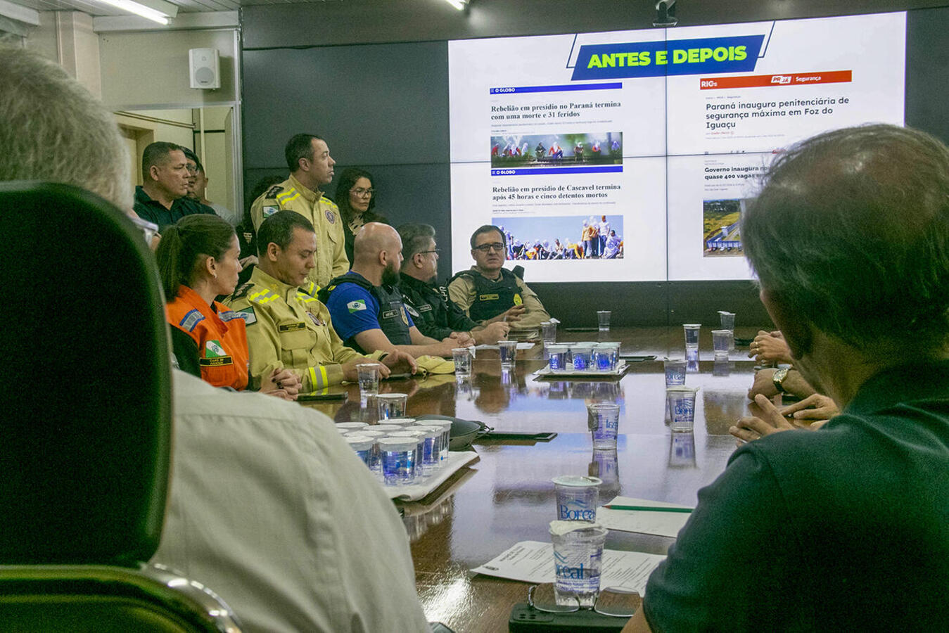 Ato nesta quinta-feira (1º), no Gabinete do Prefeito, teve a presença de várias autoridades, como o secretário de Estado da Segurança Pública, Hudson Teixeira
