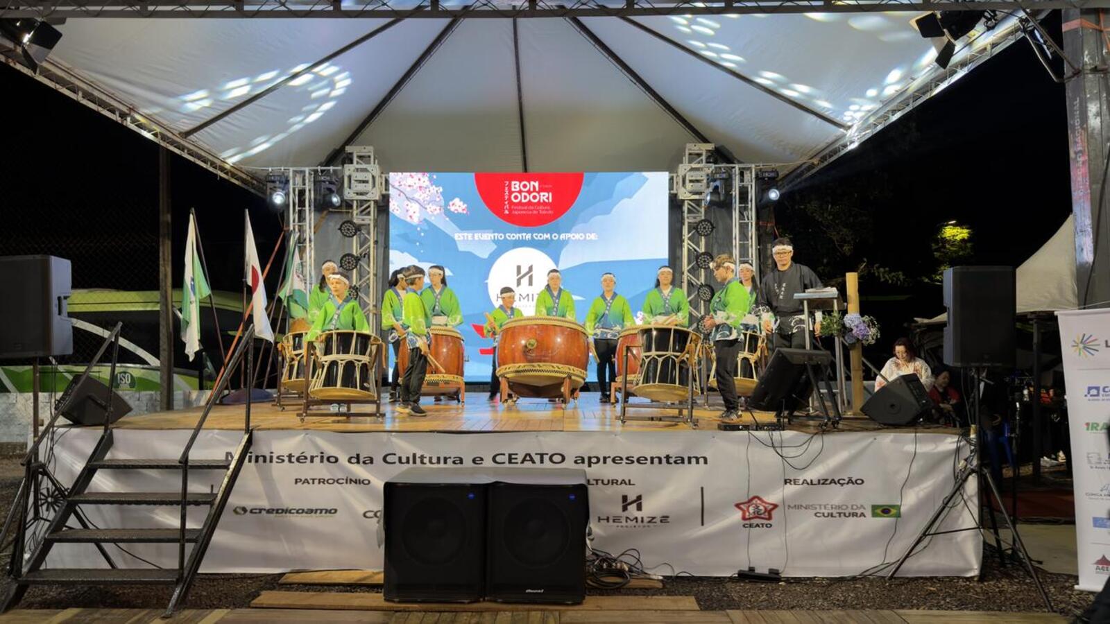 Festival realizado no último domingo (11), na Ceato, contou com apresentações artísticas, oficinas, demonstrações de artes marciais e gastronomia japonesa