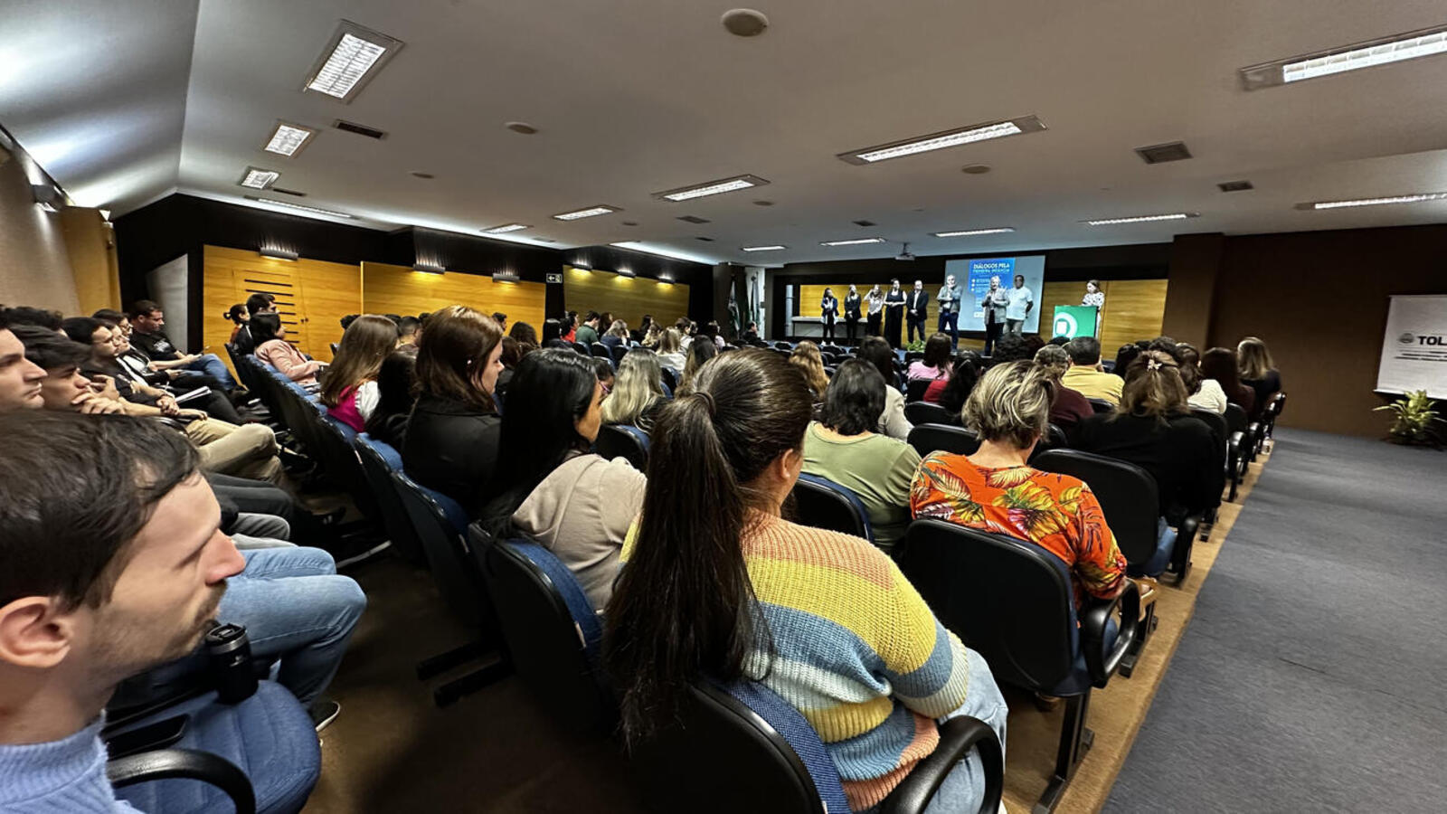 Evento reuniu profissionais de diferentes áreas para discutir estratégias de proteção, desenvolvimento e garantia de direitos das crianças de zero a seis anos