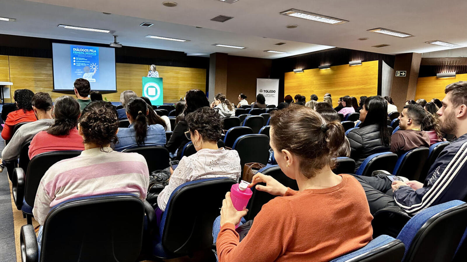 Evento reuniu profissionais de diferentes áreas para discutir estratégias de proteção, desenvolvimento e garantia de direitos das crianças de zero a seis anos