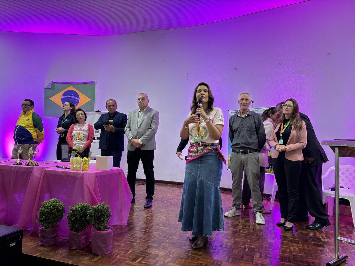 Evento promovido pela Secretaria da Mulher contou com atividades recreativas, apresentações culturais, feira de artesanato e arrecadação de alimentos