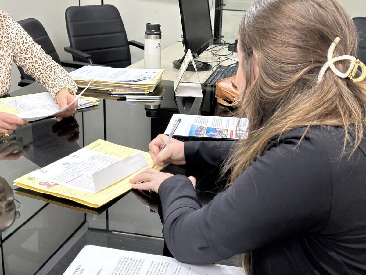 Gestão do prefeito Mario Costenaro já contratou 58 professores efetivos em 2026; investimentos também contemplam reformas, conclusão de CMEIs e programas pedagógicos